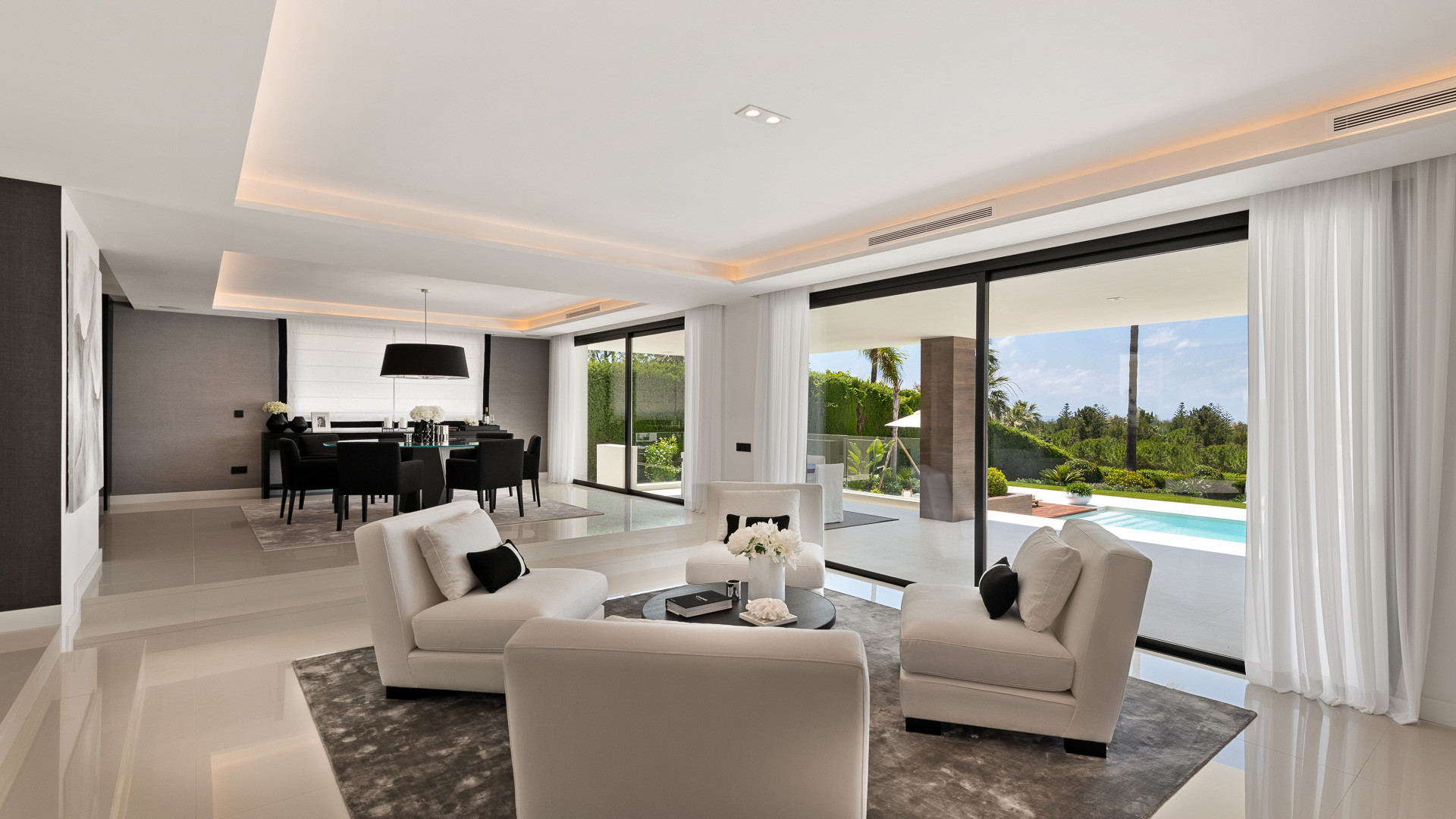6 Bed, 6 Bath - Villa for Sale in Nueva Andalucia, Marbella