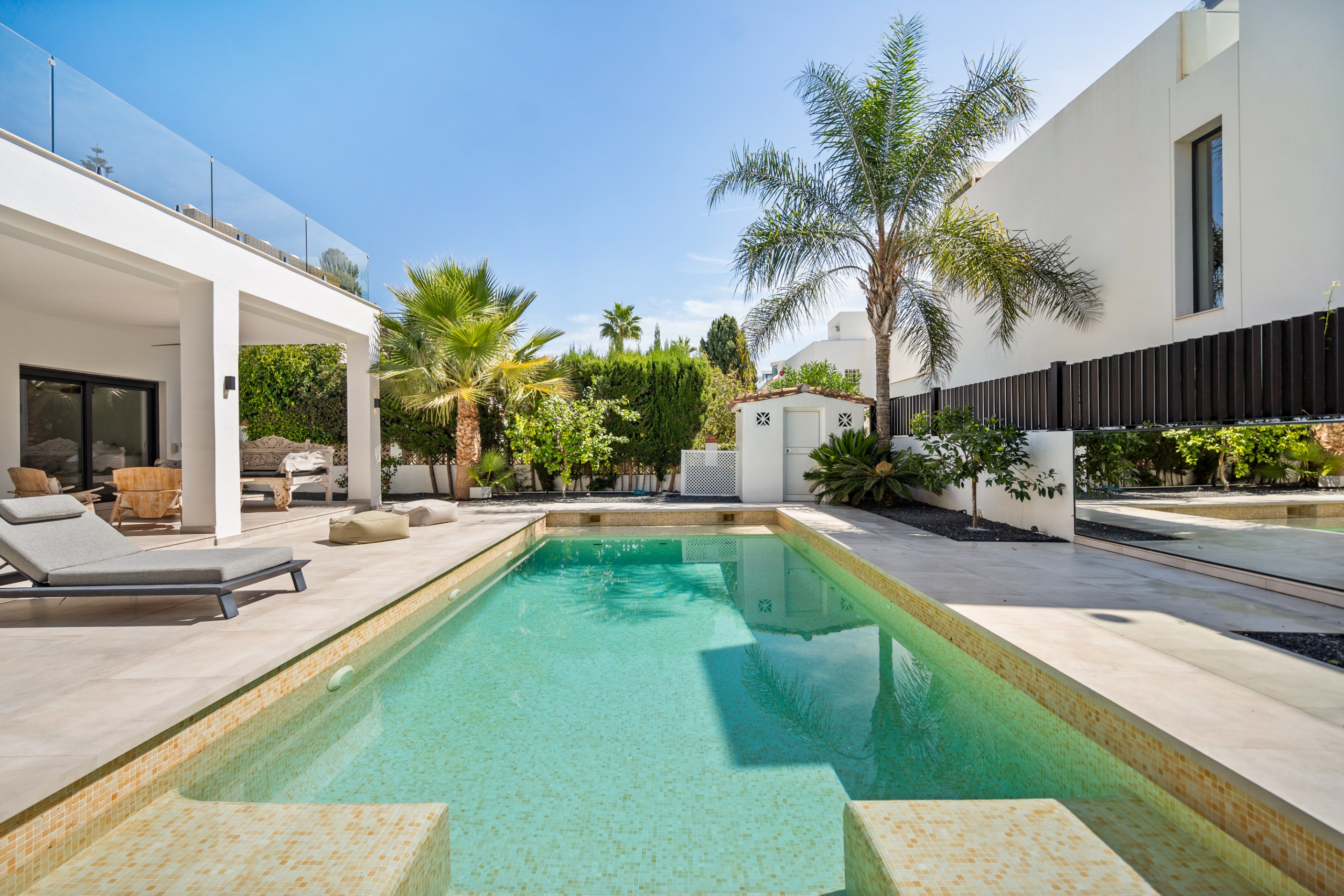 Casa de 4 Dormitorios en venta en Marbesa, Marbella