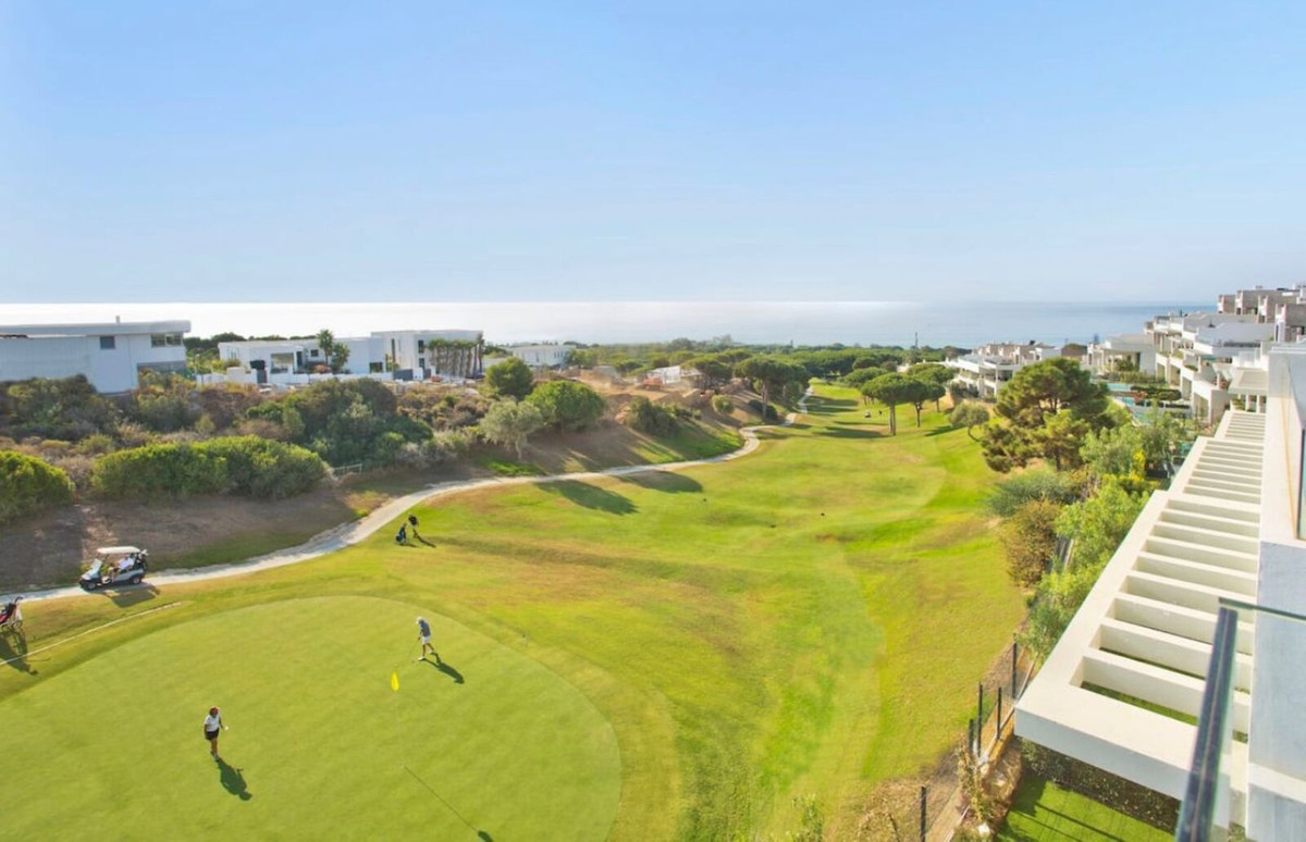 Casa Adosada de 3 Dormitorios y 3 Baños en alquiler en Cabopino, Marbella