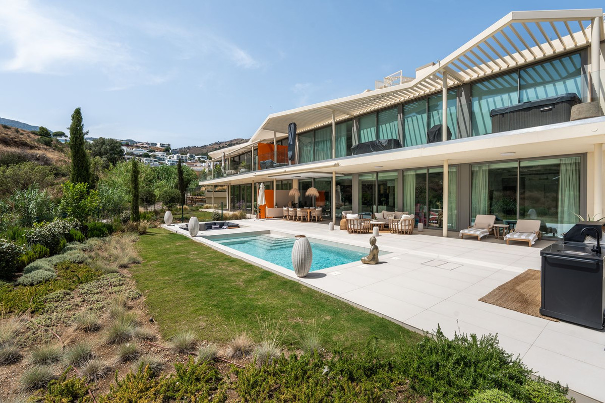 Piso de 3 Dormitorios en venta en Benalmádena