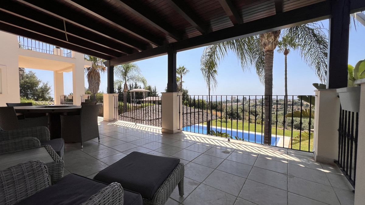 Casa de 4 Dormitorios en venta en Nueva Milla de Oro, Estepona