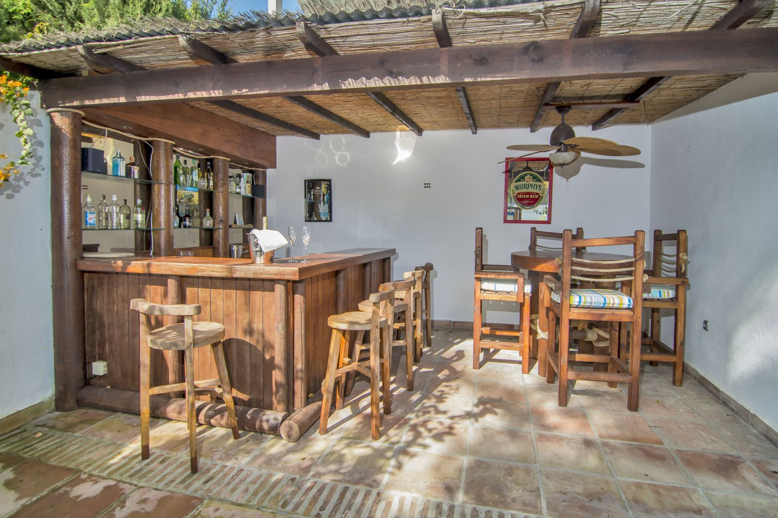 Casa de 4 Dormitorios y 4 Baños en alquiler en Milla de Oro, Marbella