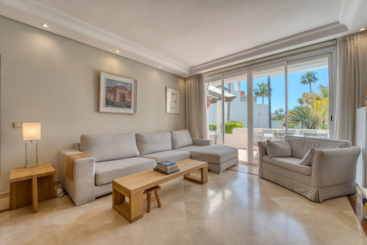 Piso de 3 Dormitorios y 2 Baños en venta en Puerto Banús