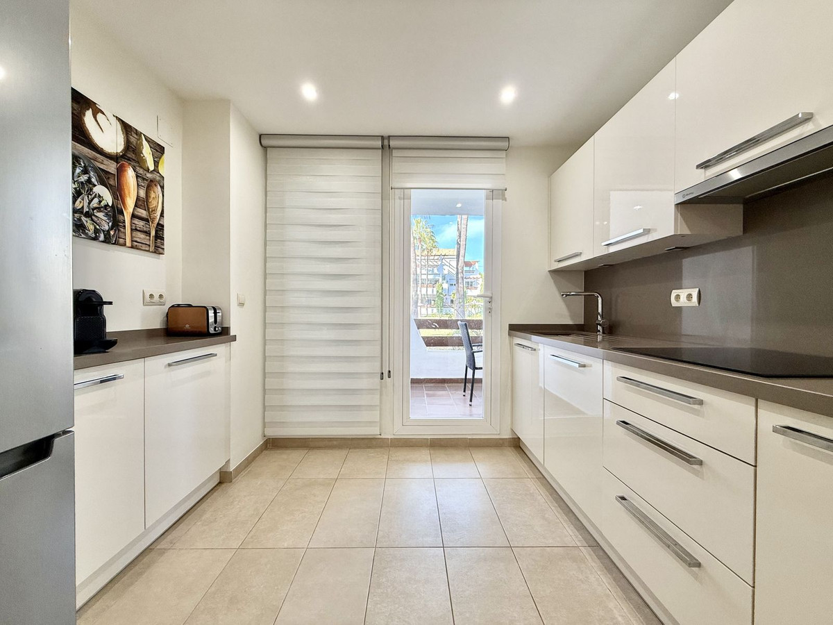 2 спални, 2 бани - Апартамент за продажба в New Golden Mile, Estepona
