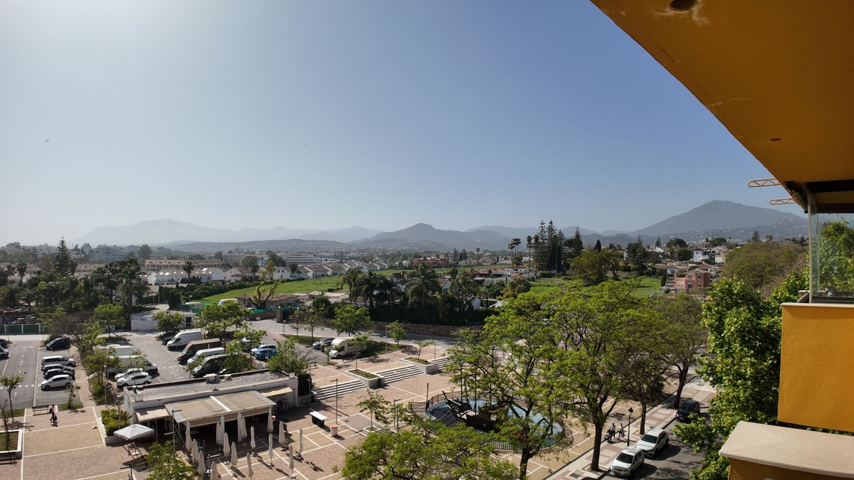 Piso de 3 Dormitorios y 2 Baños en venta en San Pedro de Alcántara