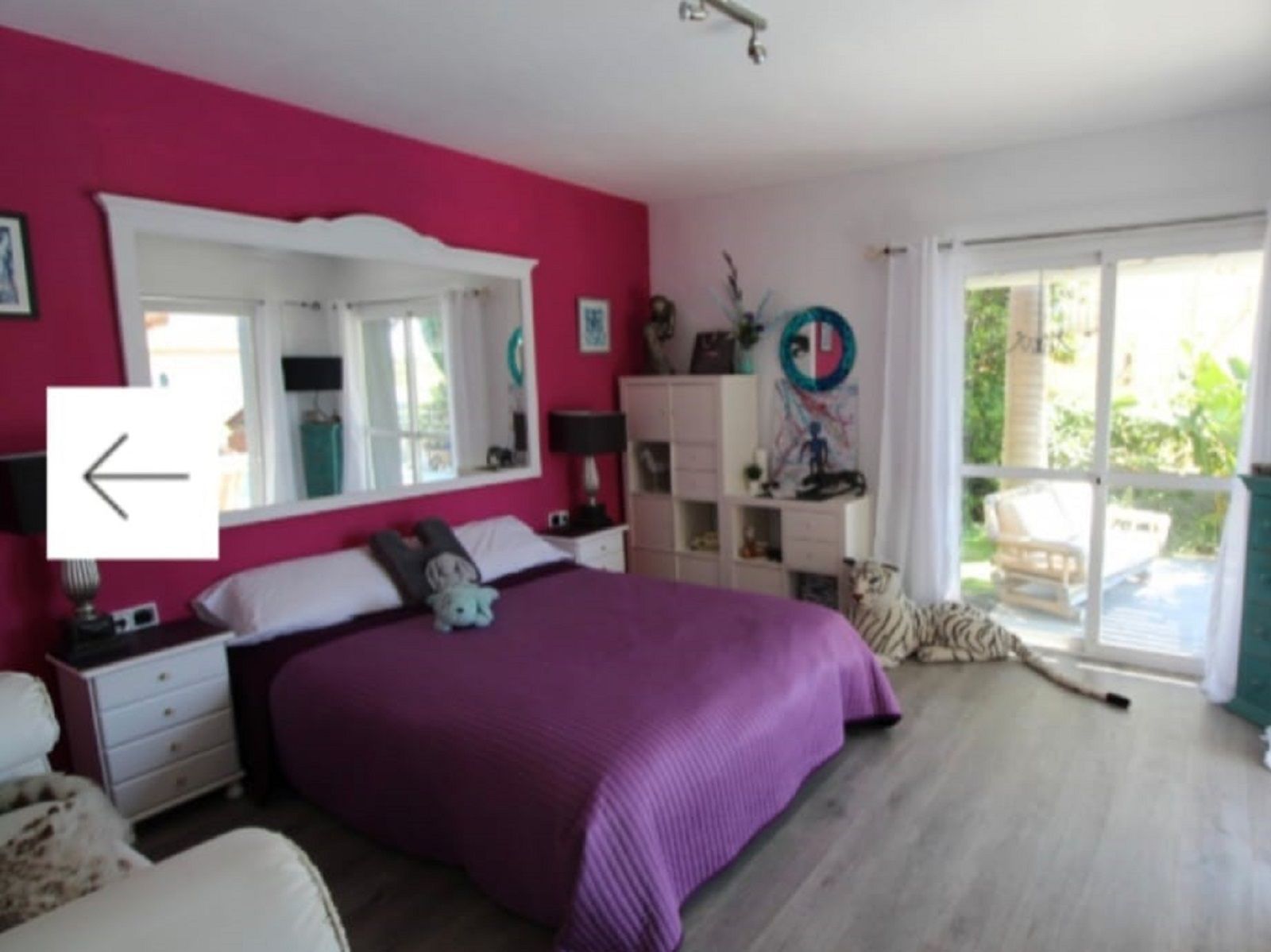 Casa de 5 Dormitorios y 3 Baños en venta en Estepona