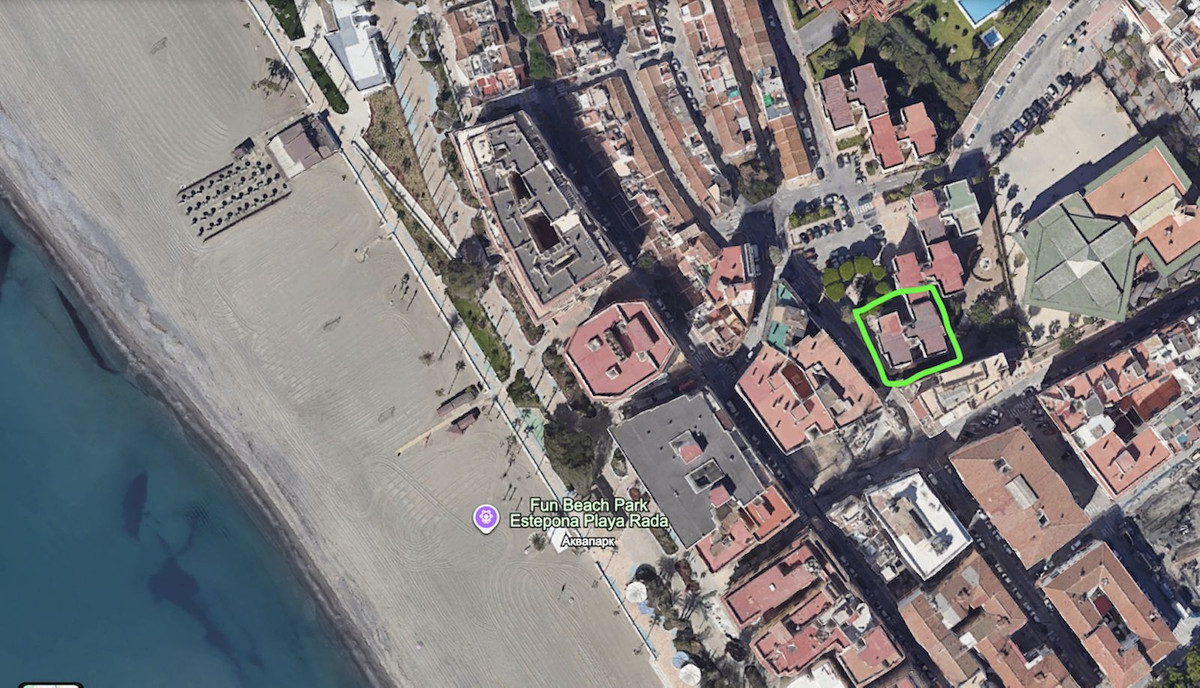 Piso de 3 Dormitorios en venta en Estepona