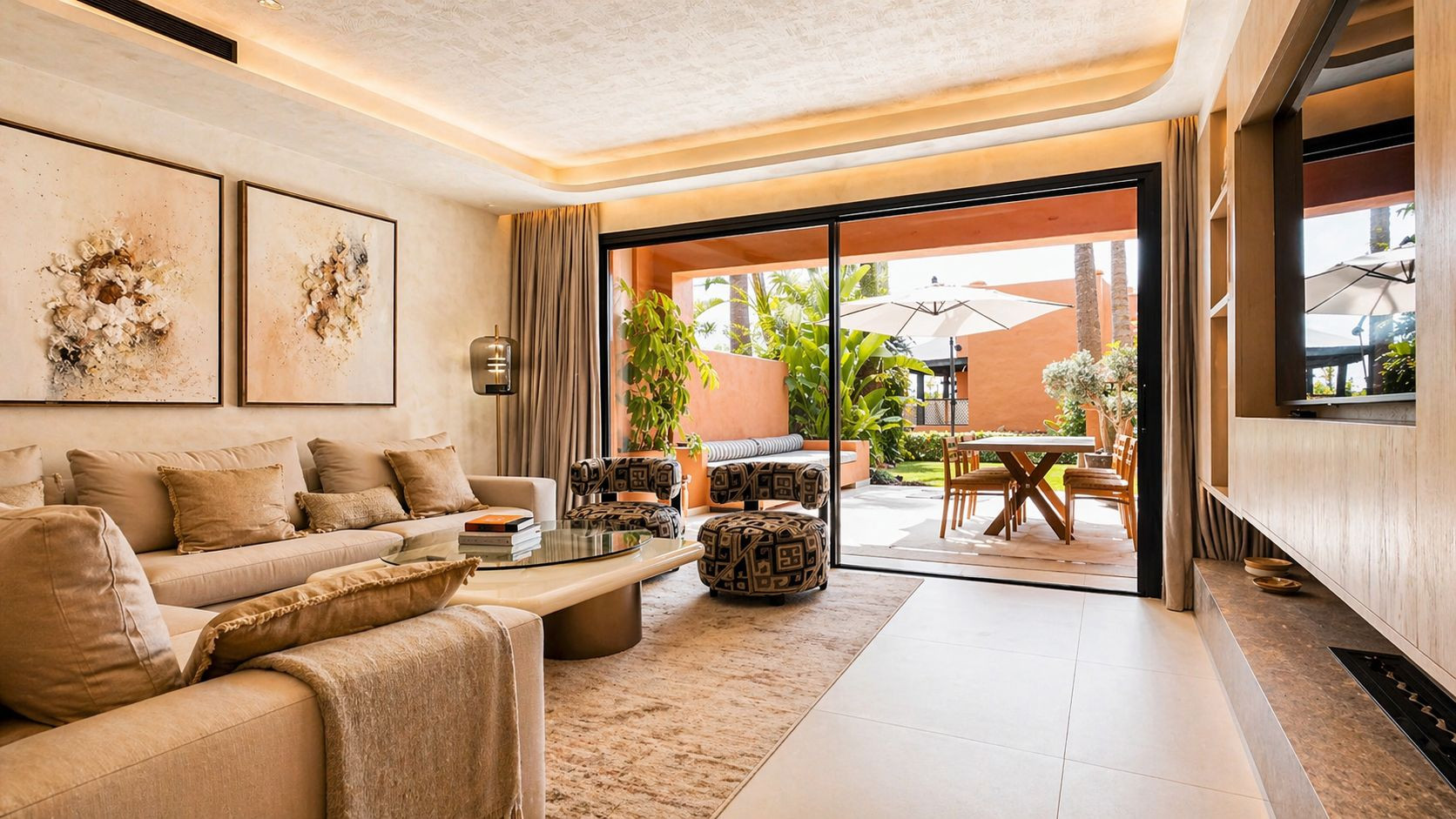 Casa Adosada de 4 Dormitorios en alquiler en Milla de Oro, Marbella
