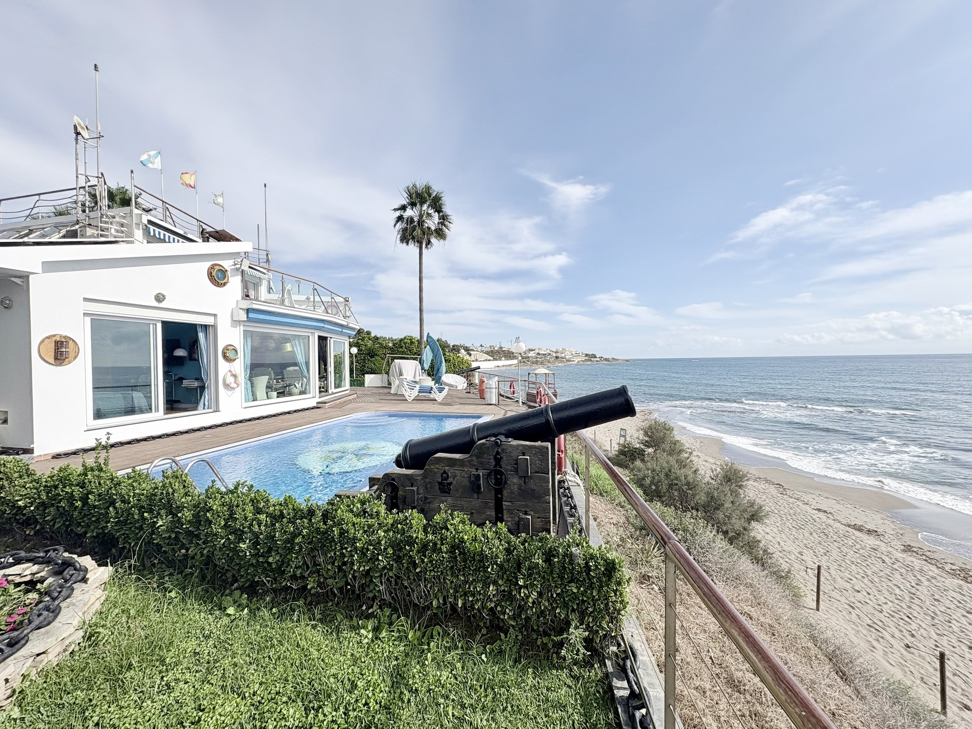 6 Bed - Villa for Sale in La Cala de Mijas
