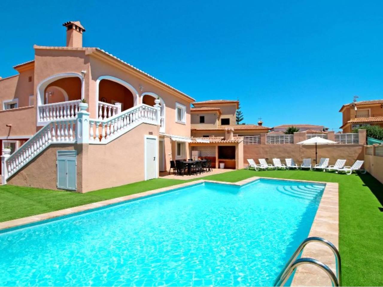 8 спални - Редова къща Ваканционен наем в Calp