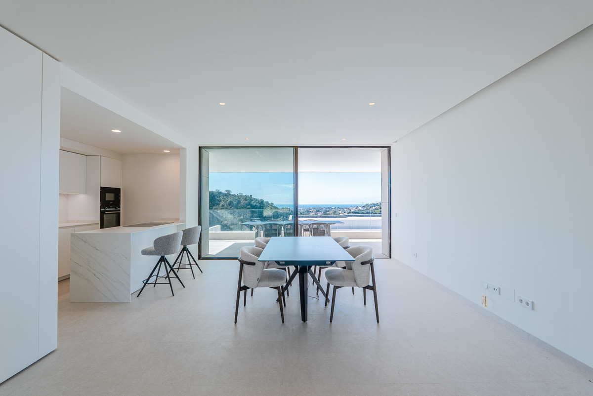 Piso de 4 Dormitorios y 2 Baños en venta en Benahavís