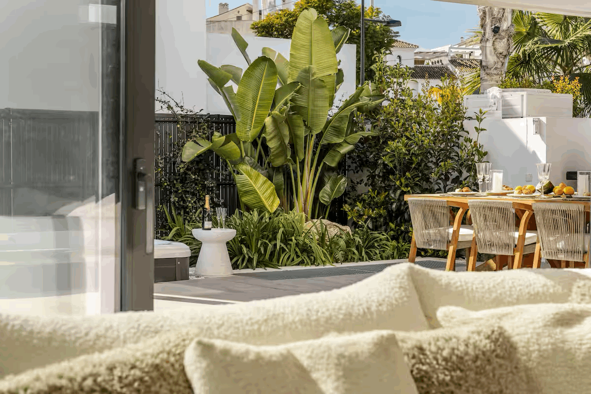 Casa de 4 Dormitorios en alquiler vacacional en El Paraíso, Estepona