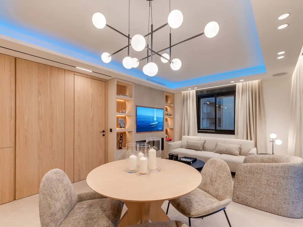 Piso de 2 Dormitorios y 2 Baños en venta en Nueva Andalucía, Marbella