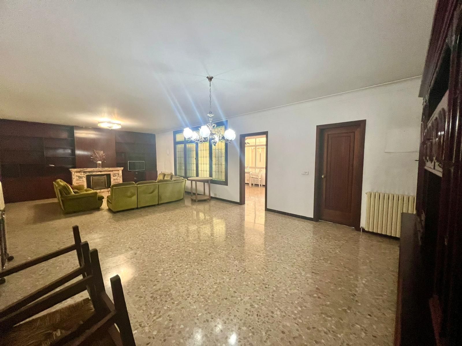 Piso de 4 Dormitorios en alquiler en Campos