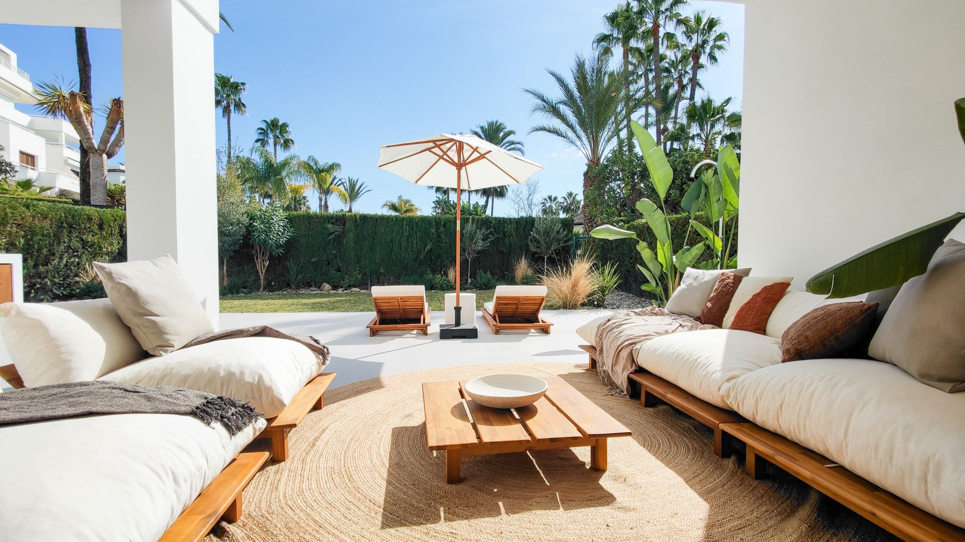 3 спални, 4 бани - Редова къща за продажба в Nueva Andalucia, Marbella