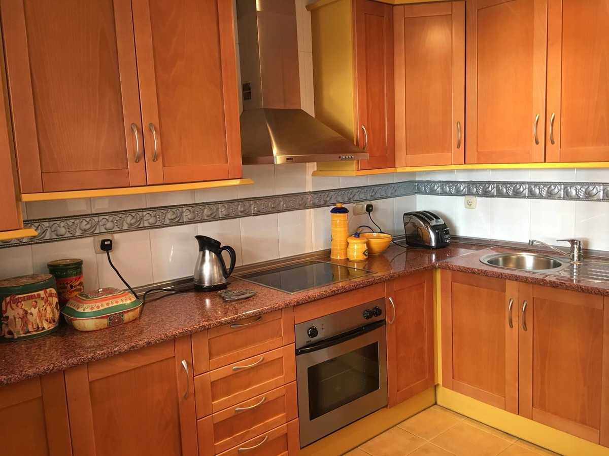 3 спални, 2 бани - Апартамент за продажба в Nueva Andalucia, Marbella