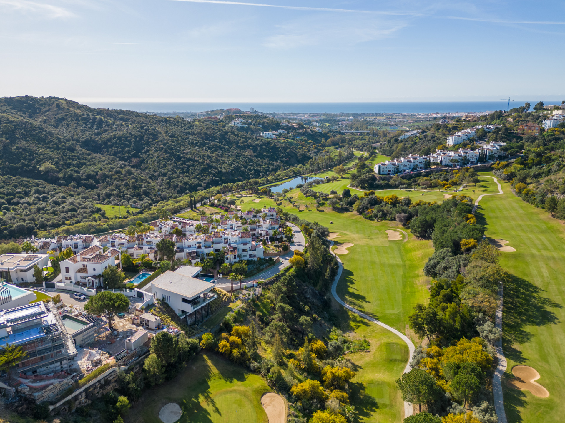6 Bed, 9 Bath - Villa for Sale in La Quinta, Benahavis