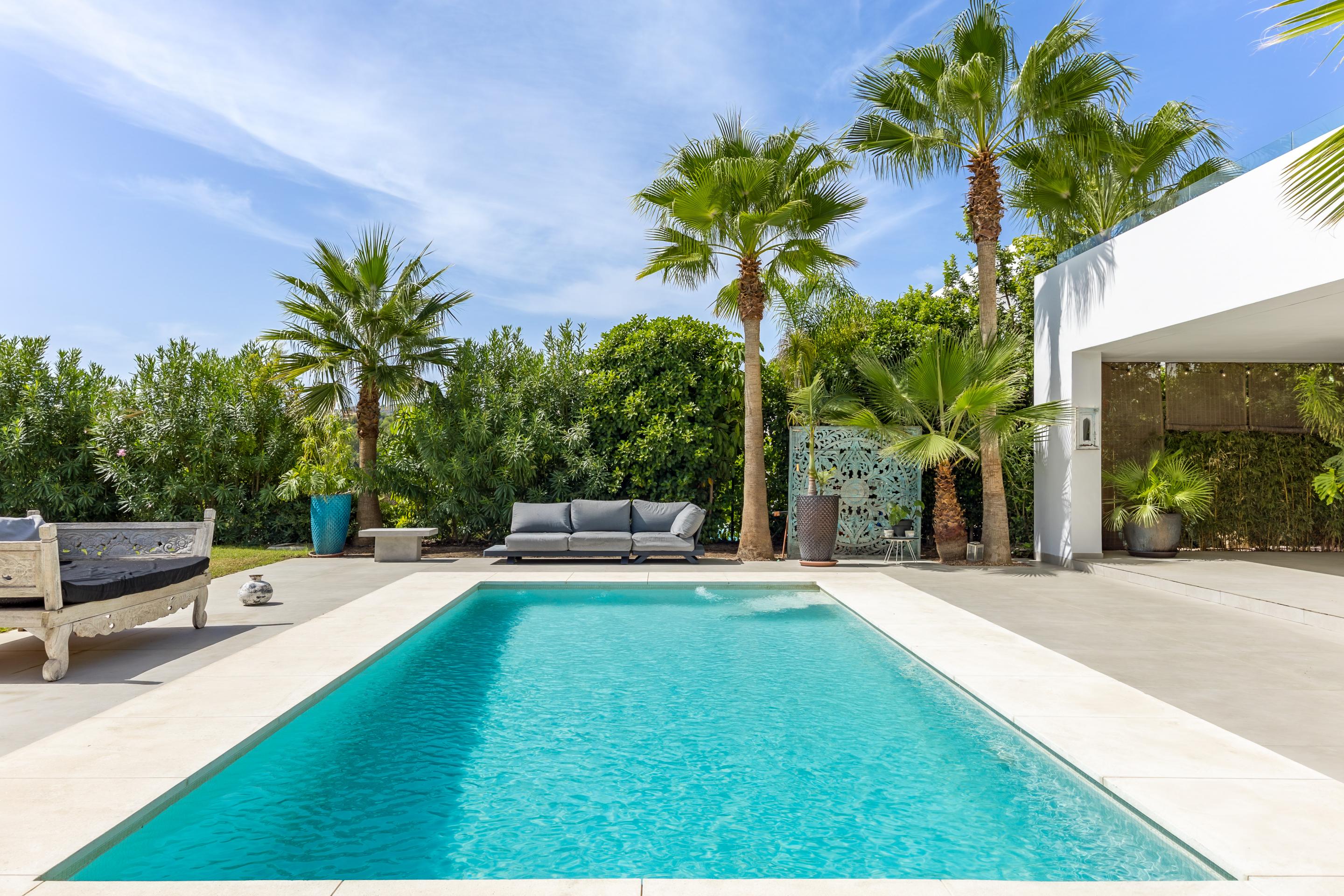 Casa de 4 Dormitorios en venta en Valtocado, Mijas