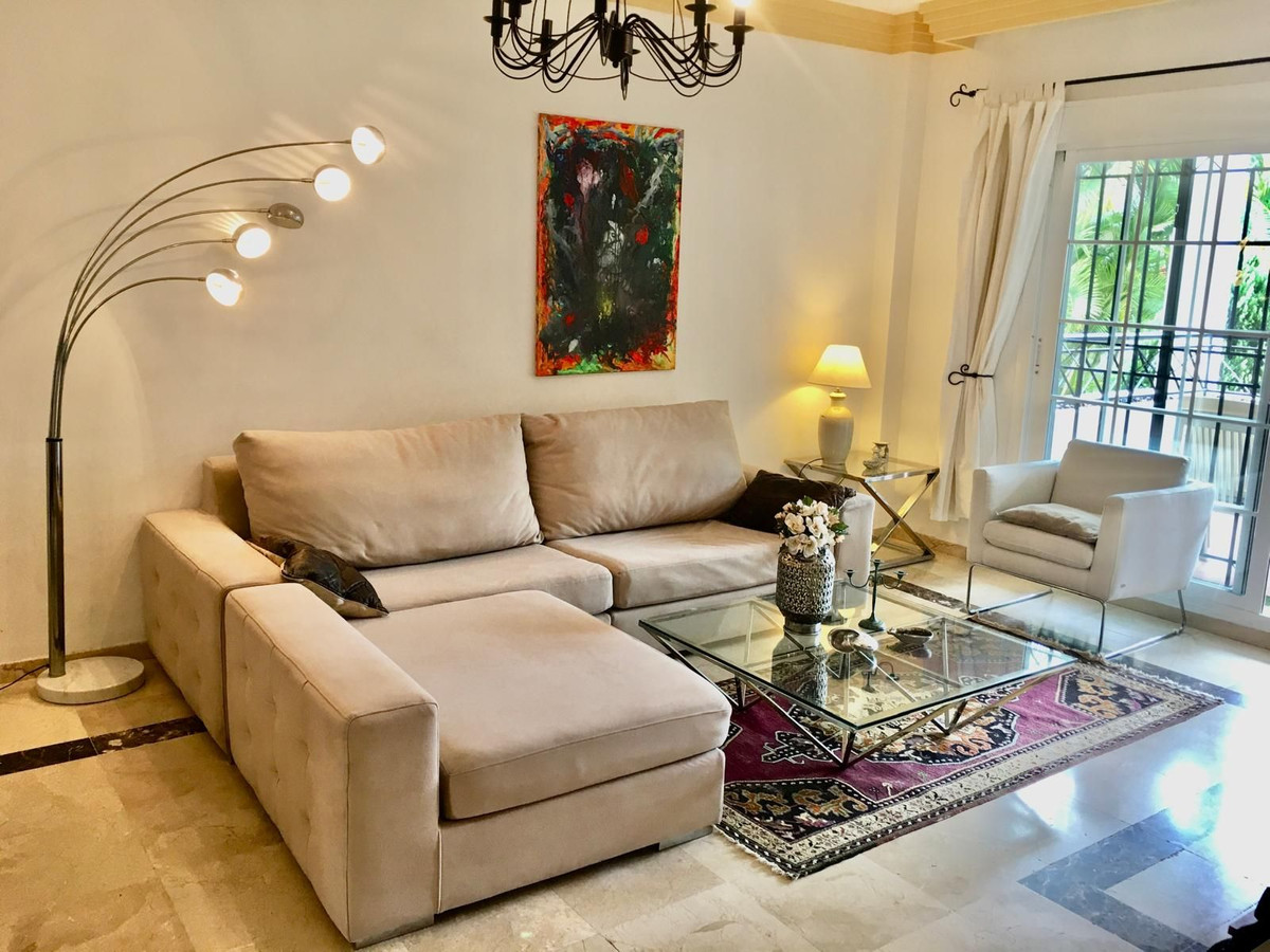 3 спални, 2 бани - Апартамент за продажба в Nueva Andalucia, Marbella