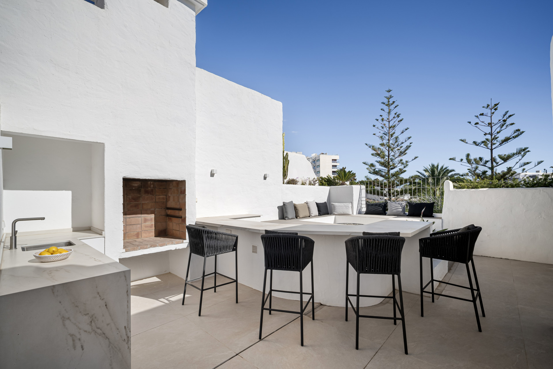 Ático de 3 Dormitorios en venta en Milla de Oro, Marbella