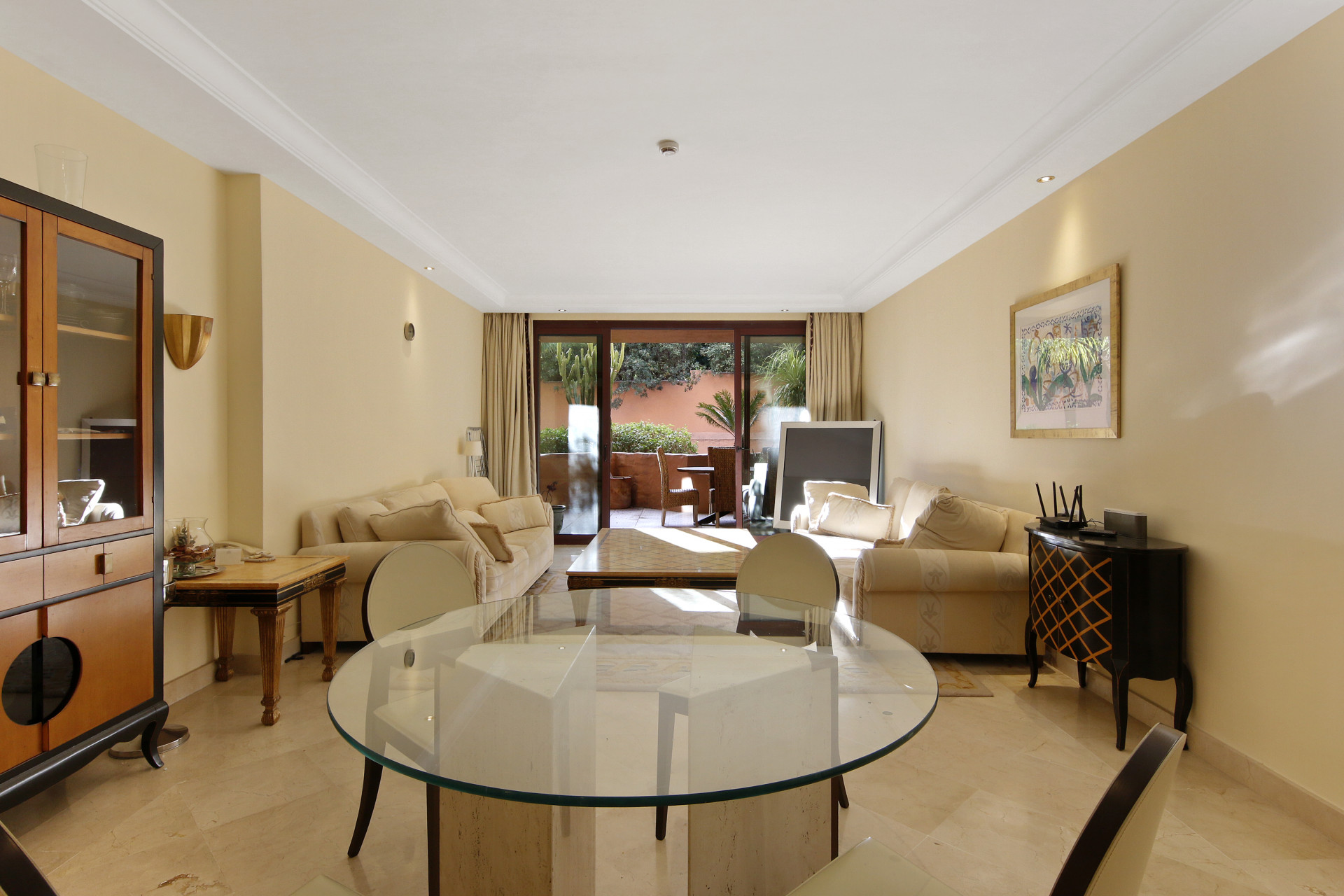 Piso de 2 Dormitorios y 2 Baños en venta en La Alqueria, Estepona