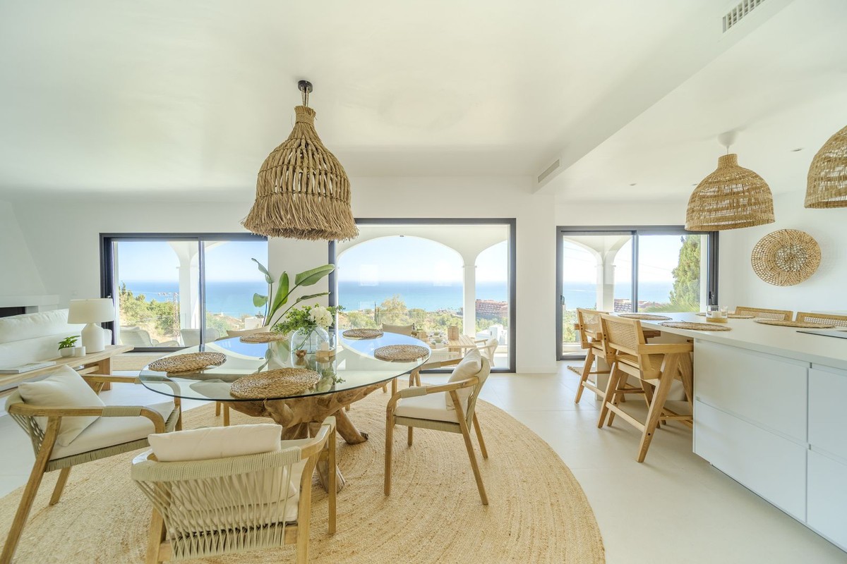 Casa de 5 Dormitorios en venta en La Capellanía, Benalmádena