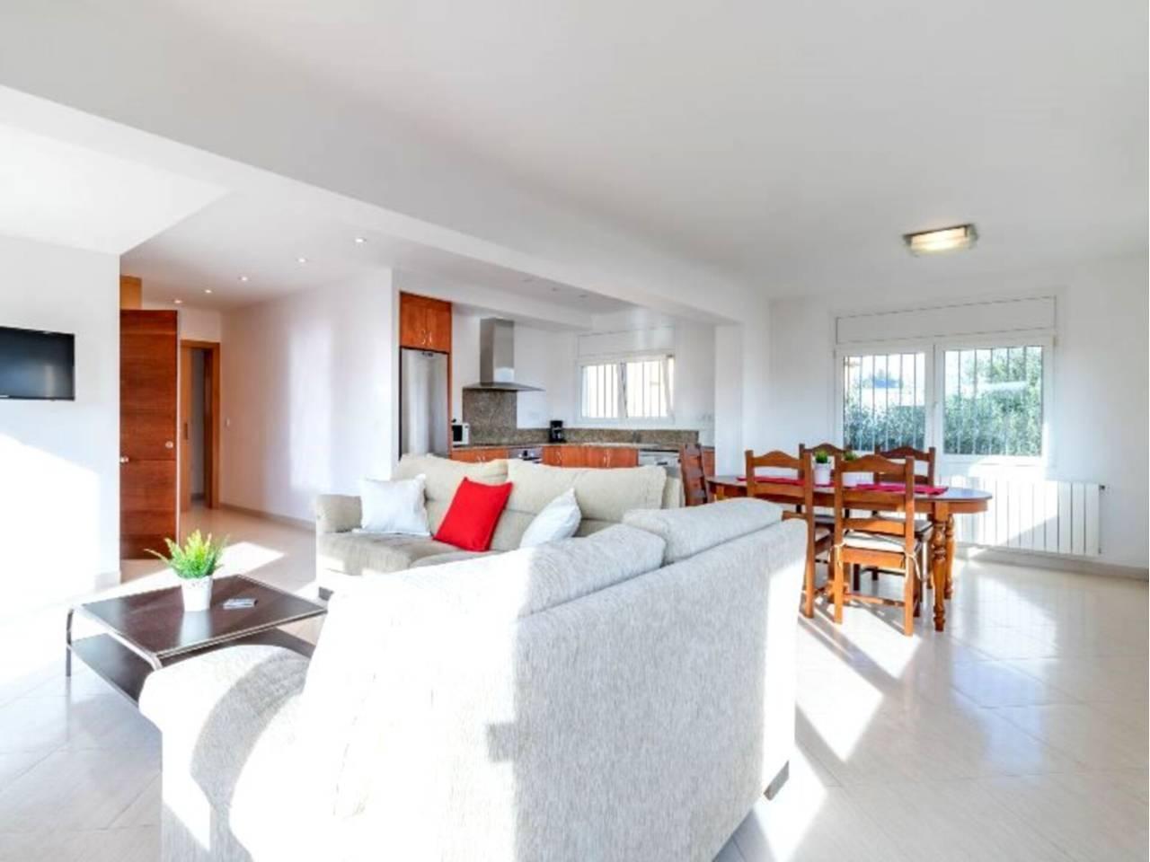 Casa Adosada de 5 Dormitorios y 3 Baños en alquiler vacacional en Empuriabrava