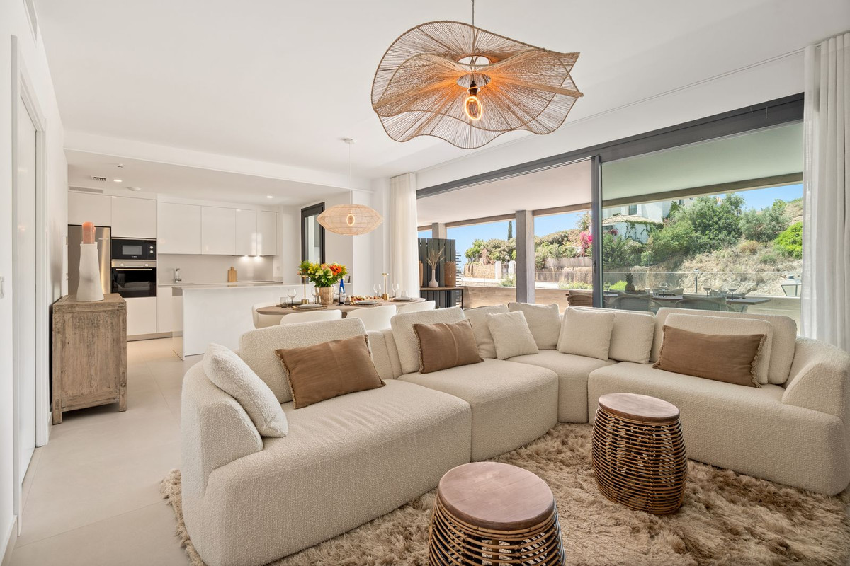 2 спални - Апартамент за продажба в Los Monteros, Marbella