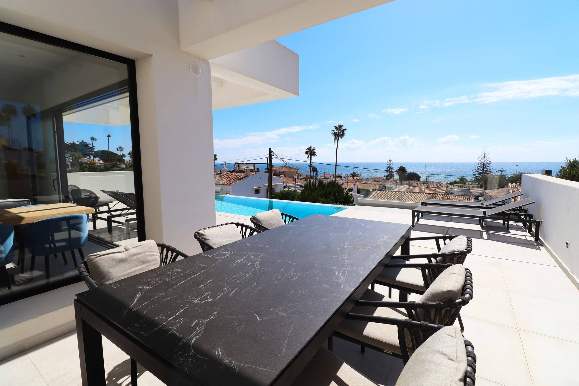 Casa de 5 Dormitorios en venta en Mijas