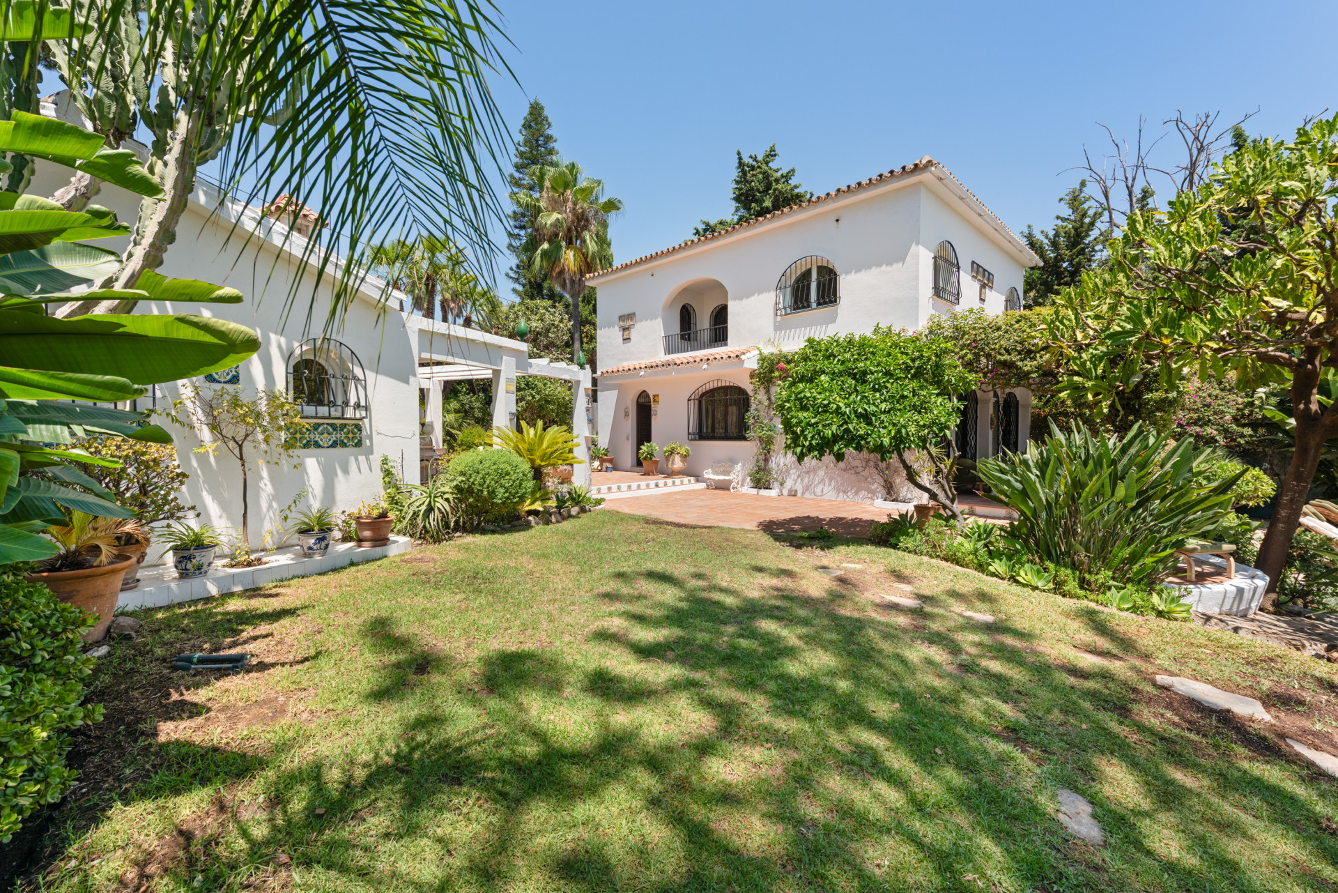 Casa de 4 Dormitorios y 3 Baños en alquiler vacacional en Nueva Andalucía, Marbella
