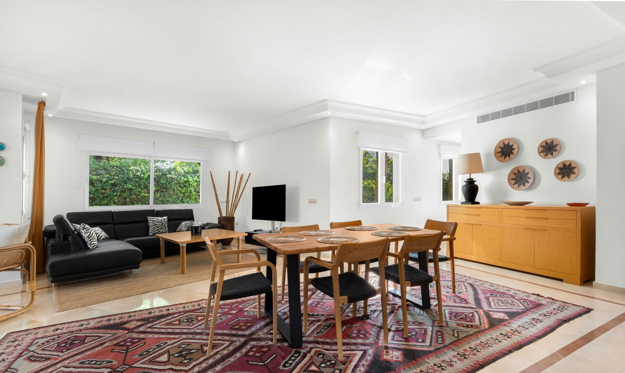 3 Bed, 2 Bath - Apartment for Sale in Puerto Banus, Marbella