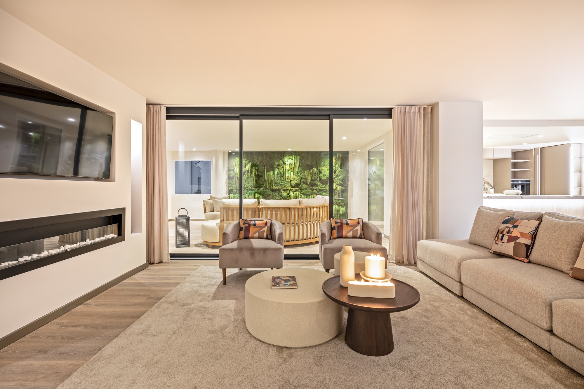 Piso de 5 Dormitorios en venta en Puerto Banús, Marbella