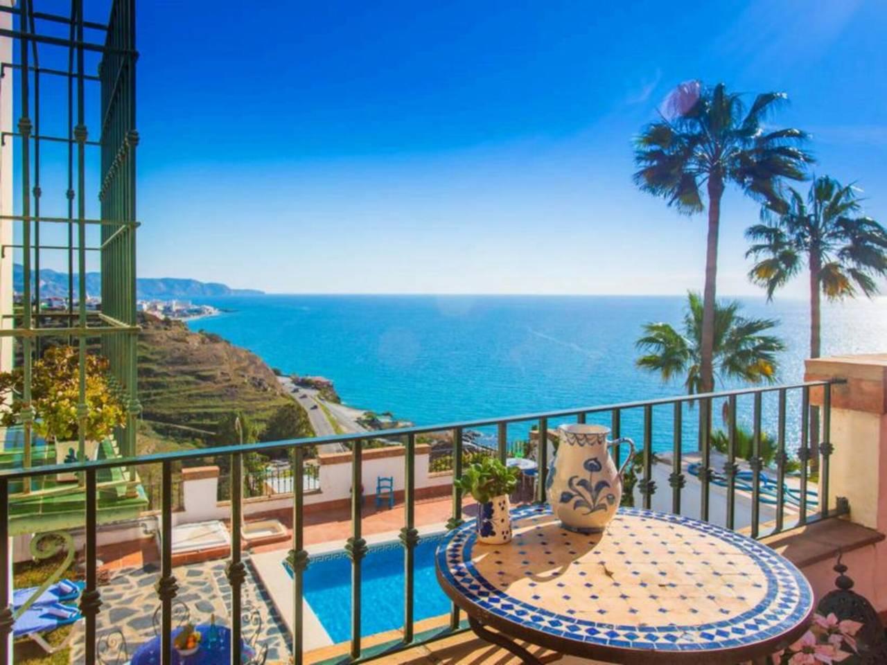 Casa Adosada de 4 Dormitorios en alquiler vacacional en Torrox Costa