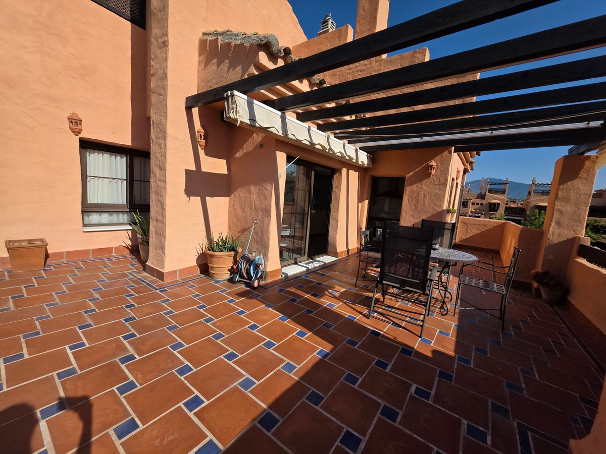 Ático de 4 Dormitorios y 3 Baños en venta en Nueva Milla de Oro, Estepona
