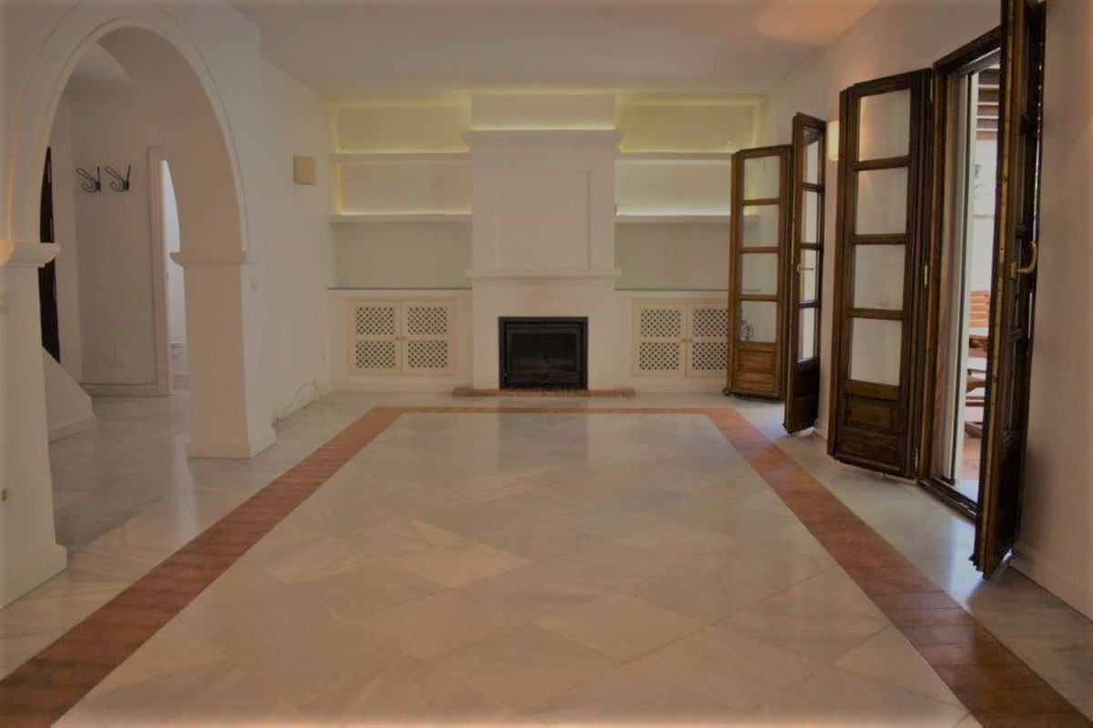 4 спални, 4 бани - Редова къща за продажба в Marbella Golden Mile