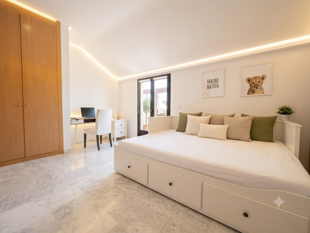 Casa Adosada de 3 Dormitorios y 4 Baños en venta en Riviera del Sol, Mijas