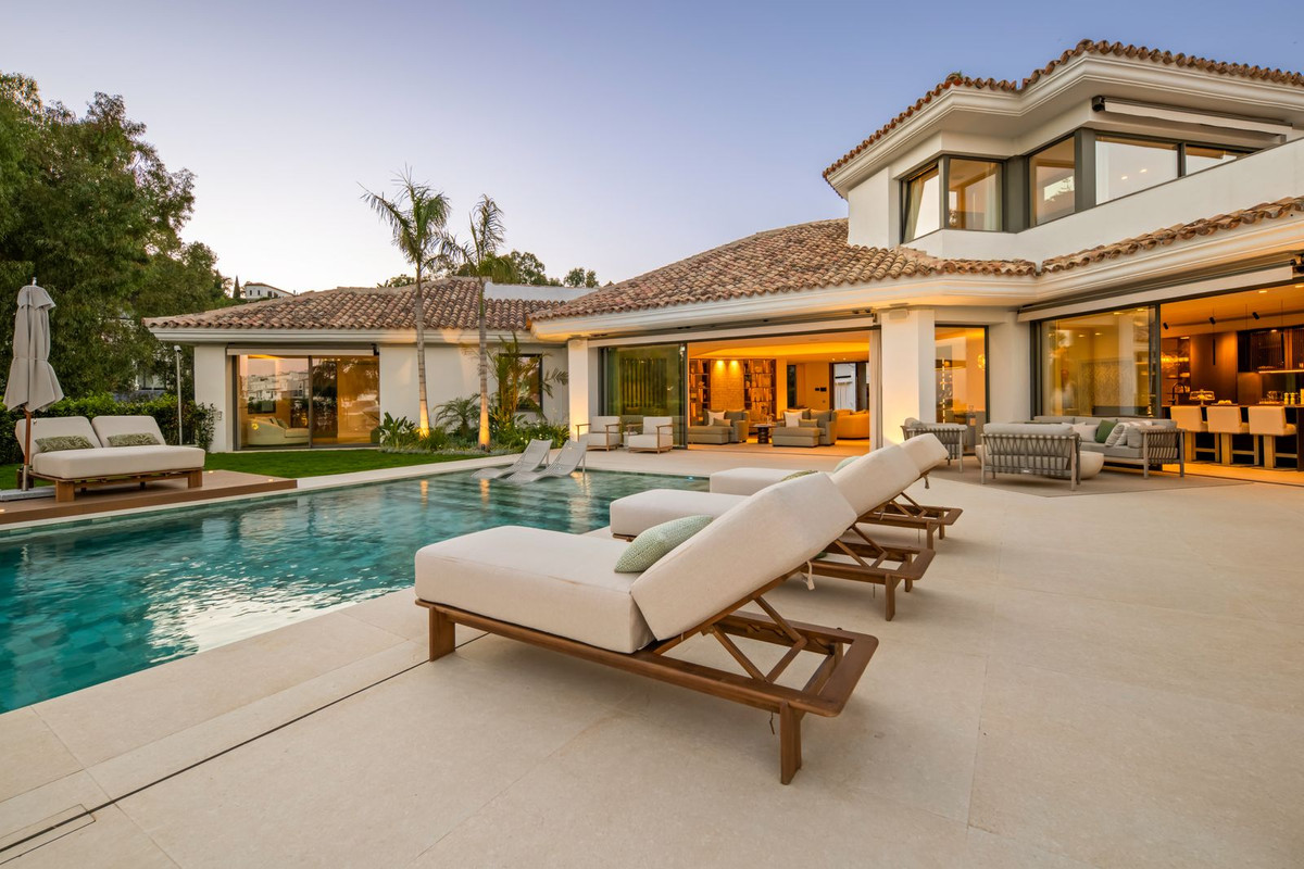 Casa de 6 Dormitorios en venta en Benahavís