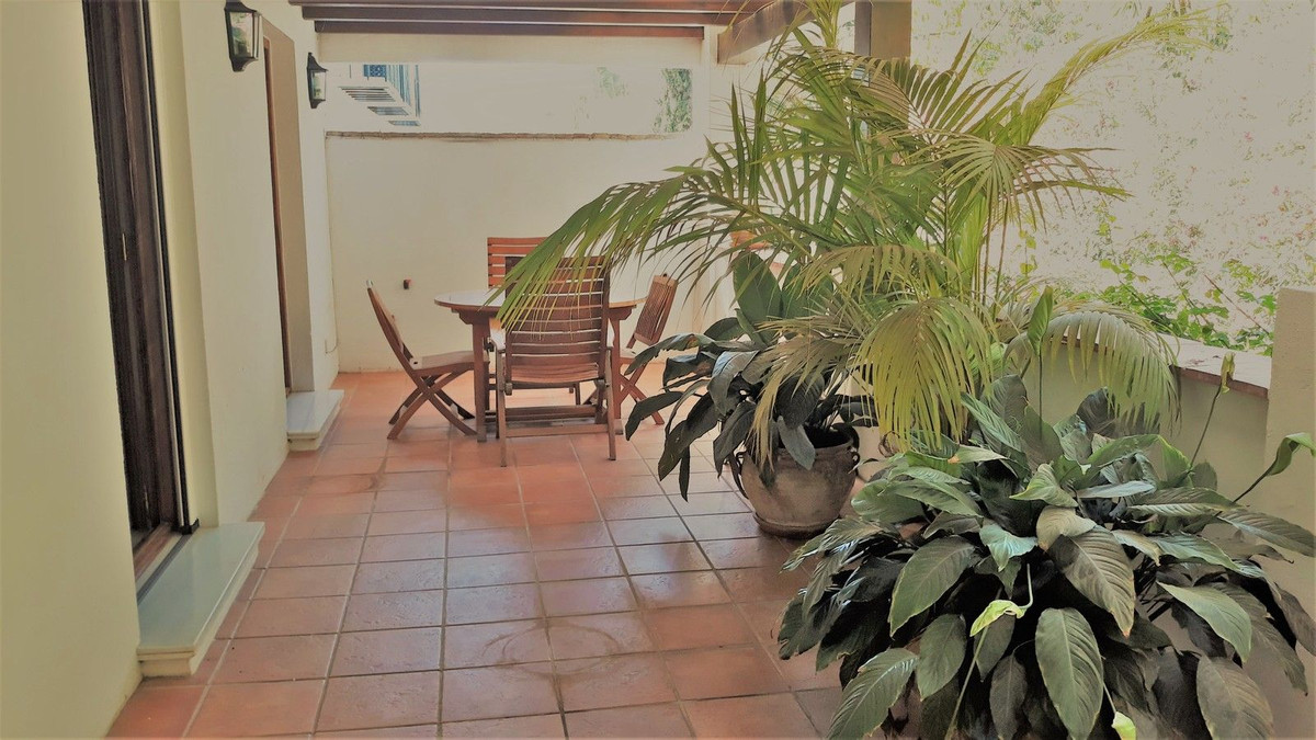 4 спални, 4 бани - Редова къща за продажба в Marbella Golden Mile