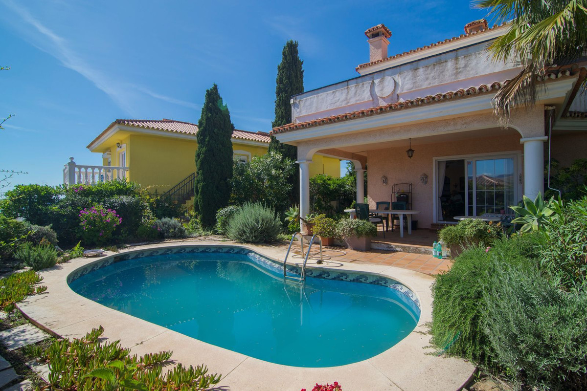 3 кровать 4 ванна Вилла для продажи в Fuengirola