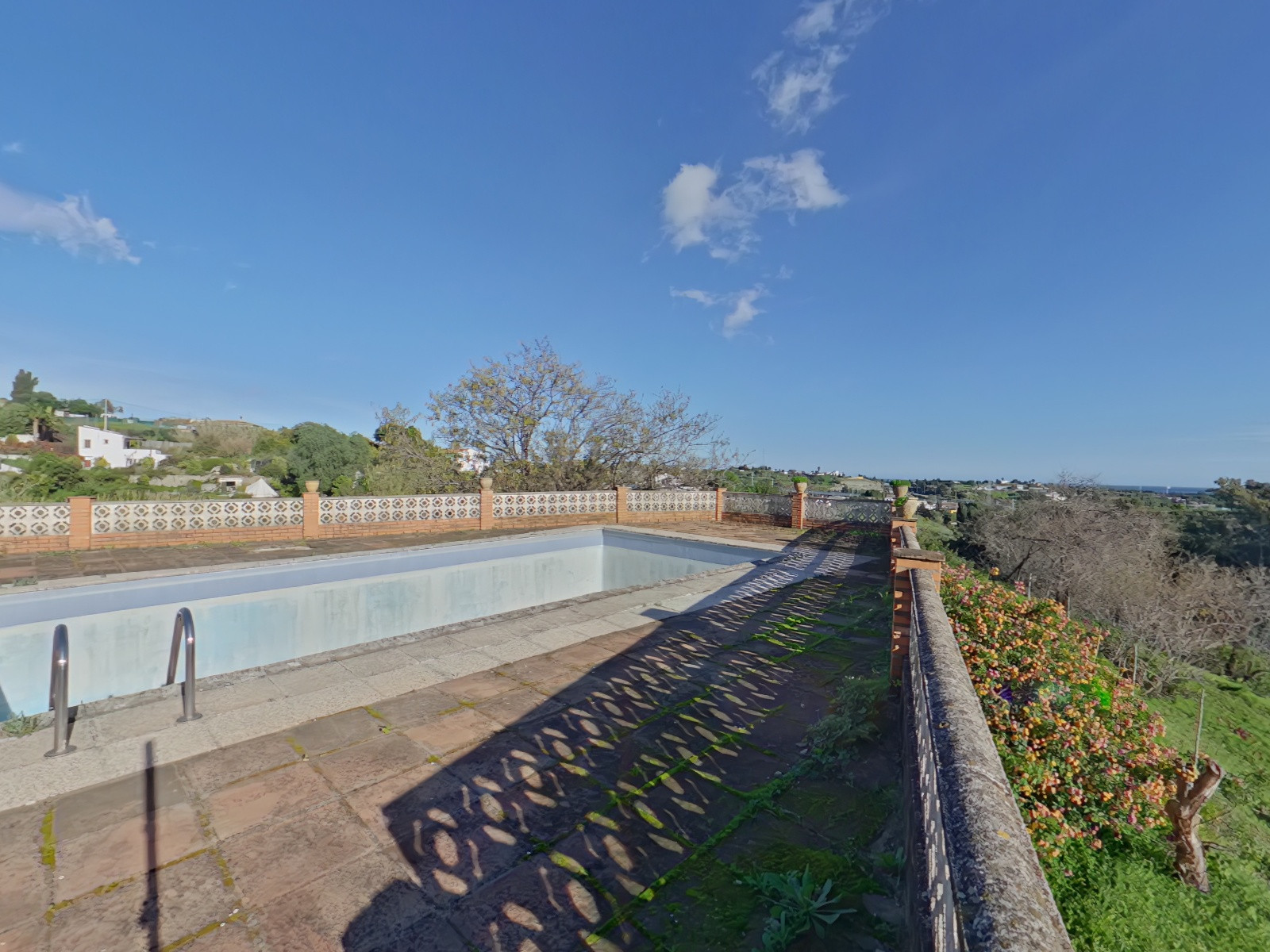 Finca de 4 Dormitorios en venta en Estepona
