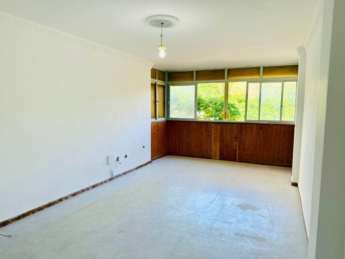 Piso de 3 Dormitorios en venta en Estepona