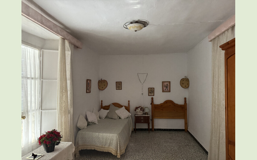 Casa Adosada de 3 Dormitorios y 2 Baños en venta en Jimena de la Frontera