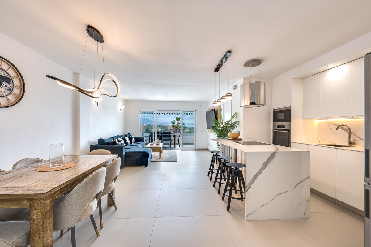 3 Bed - Apartment Holiday Rental in Nueva Andalucia, Marbella