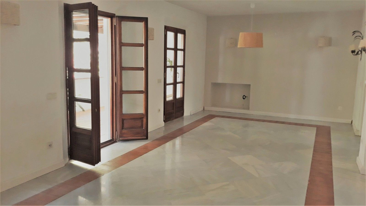 4 спални, 4 бани - Редова къща за продажба в Marbella Golden Mile