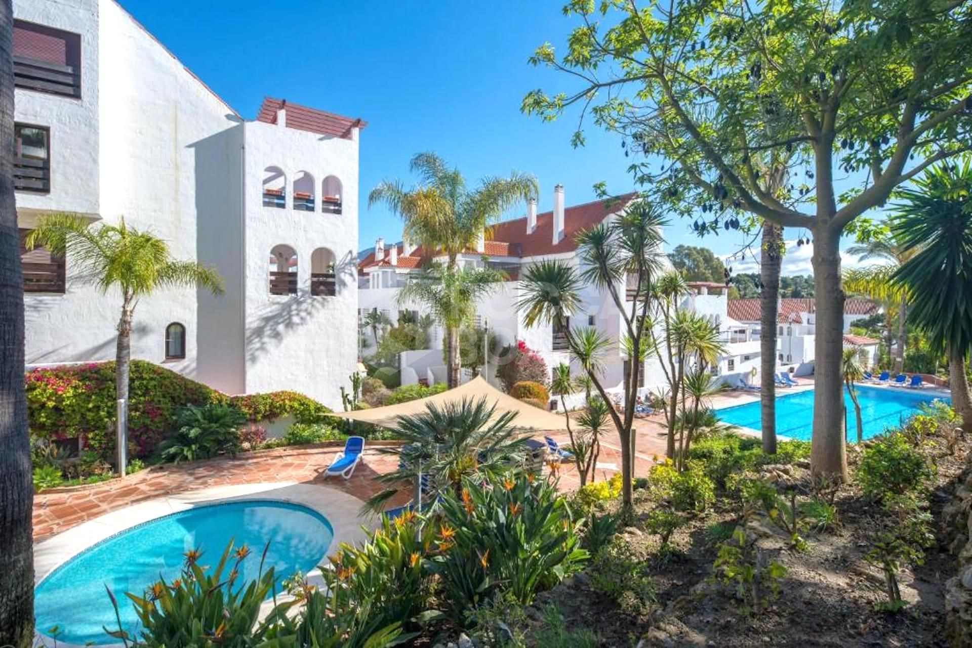 Ático de 2 Dormitorios y 2 Baños en venta en Nueva Andalucía, Marbella