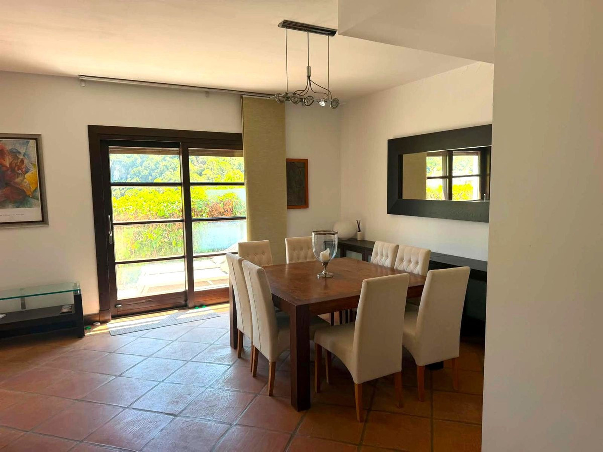 Casa Adosada de 3 Dormitorios y 3 Baños en alquiler vacacional en Benahavís