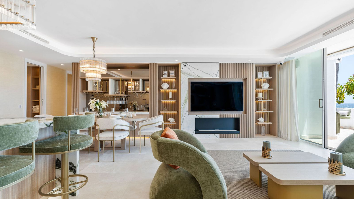 Piso de 3 Dormitorios y 3 Baños en venta en Milla de Oro, Marbella