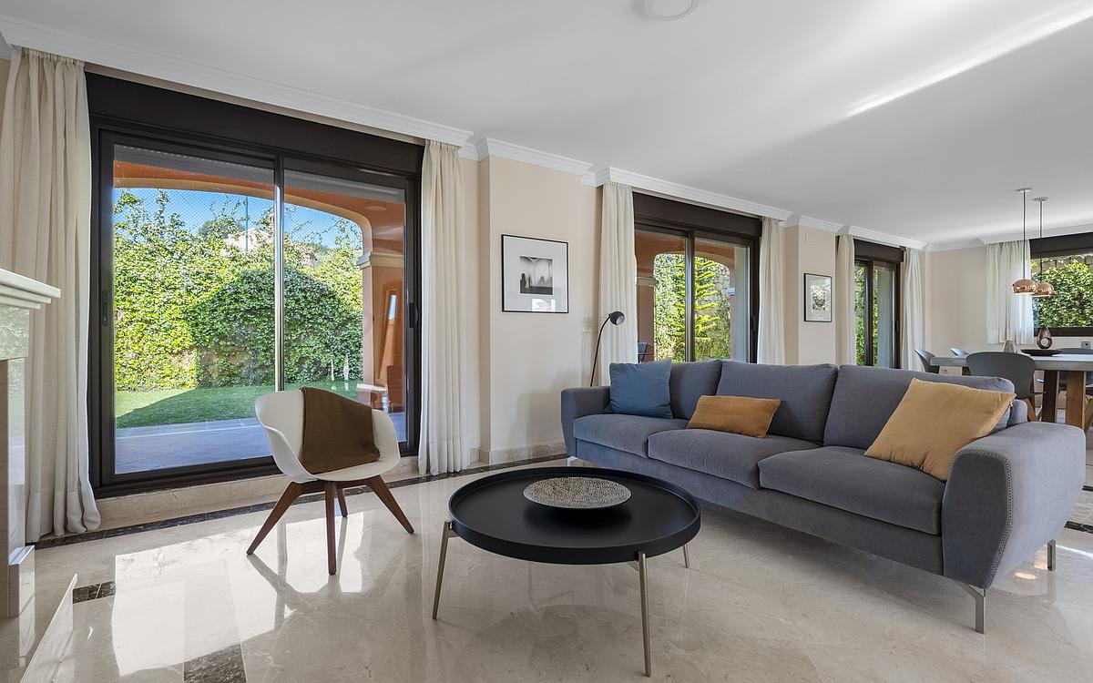 Casa de 3 Dormitorios y 2 Baños en venta en Estepona