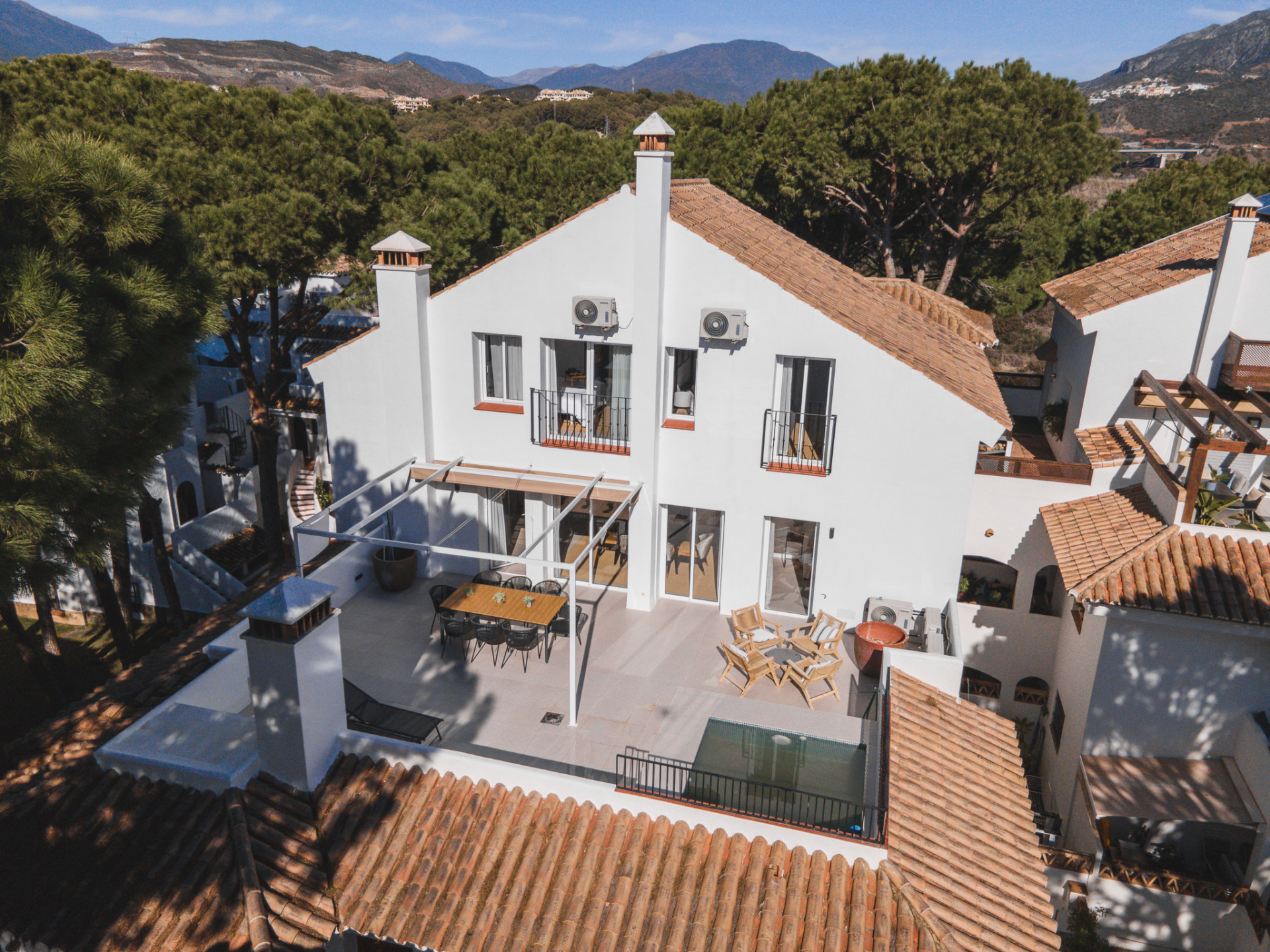 Ático de 3 Dormitorios en alquiler en Nueva Andalucía, Marbella