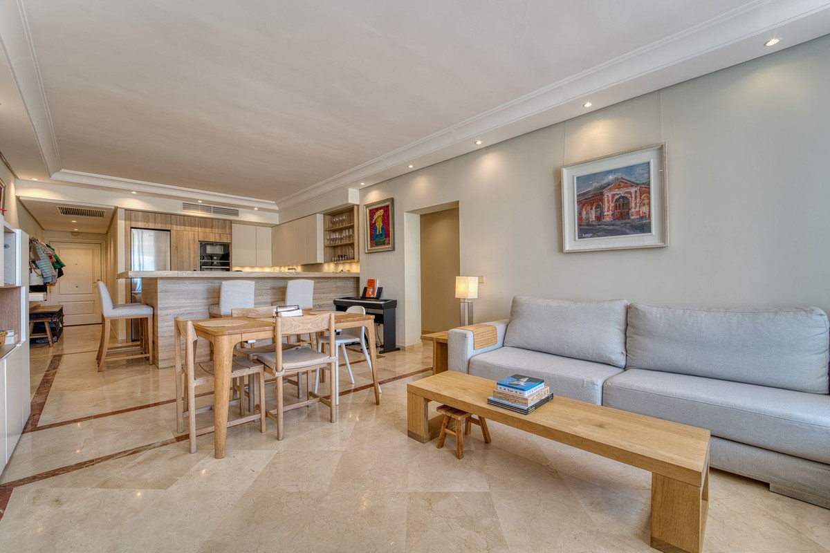 Piso de 3 Dormitorios y 2 Baños en venta en Puerto Banús